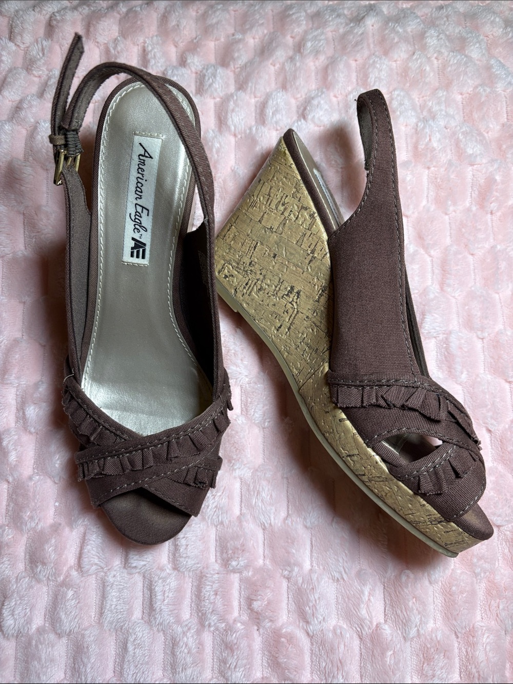 Y2K American Eagle Outfitters Brown Ruffle Cork Wedge Sandals